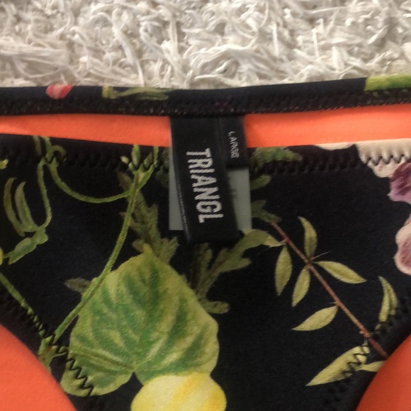 TRIANGL Cheeky Bottoms! - Picture 2 of 3